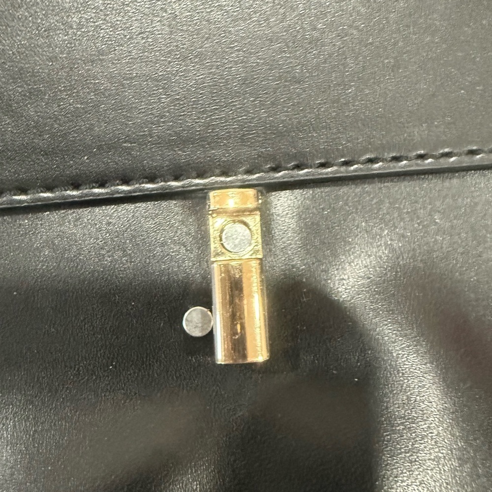 Zara Faux leather crossbody bag with removable strap The magnet came off Photo - Picture 6 of 9